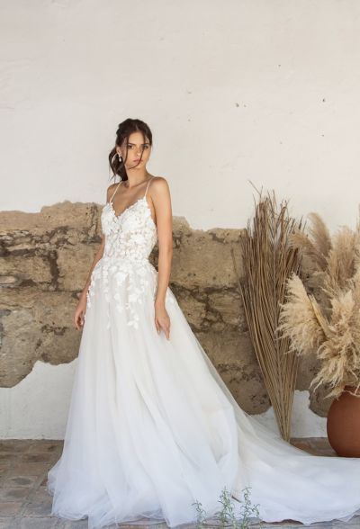 Fotografía de Vestidos de colección de Adriana Madrid Bridal - 31392 