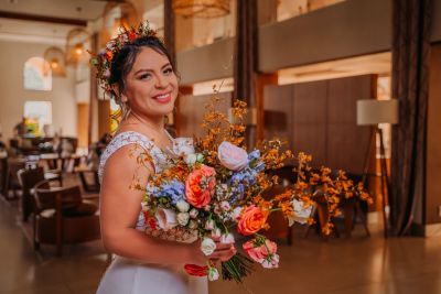 Fotografía de AREMI + EDU de Dözna Studio Floral - 43891 